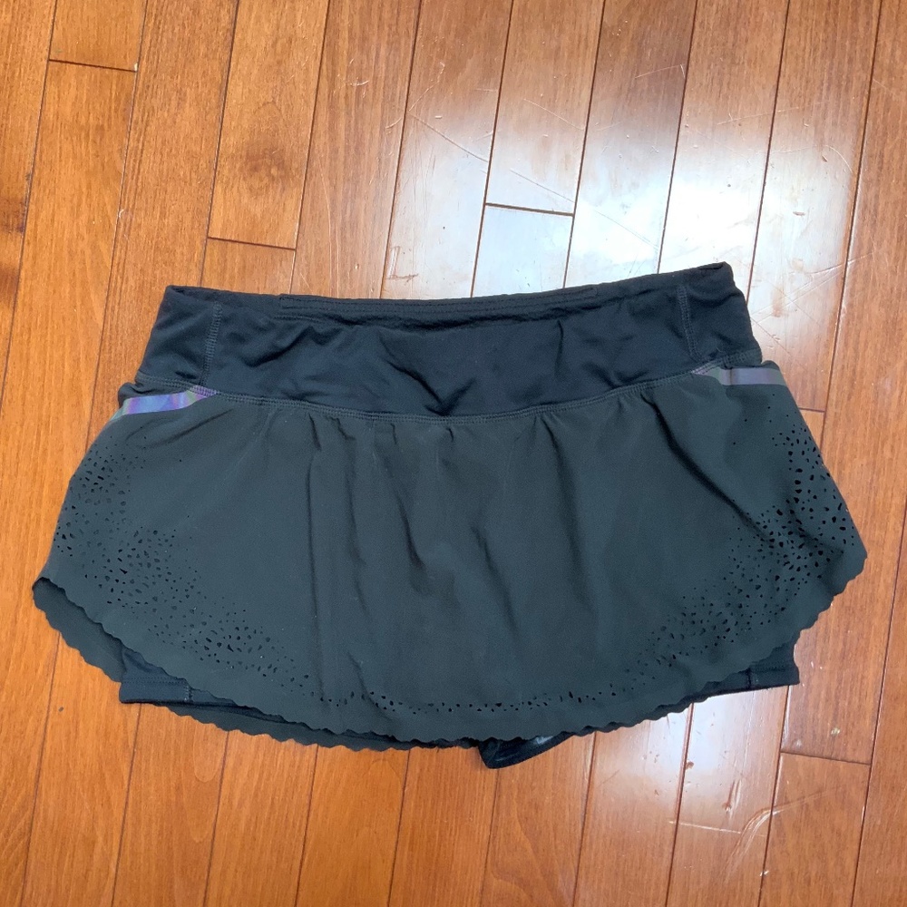 Lululemon Run: Light As Air Skirt Black Size 6